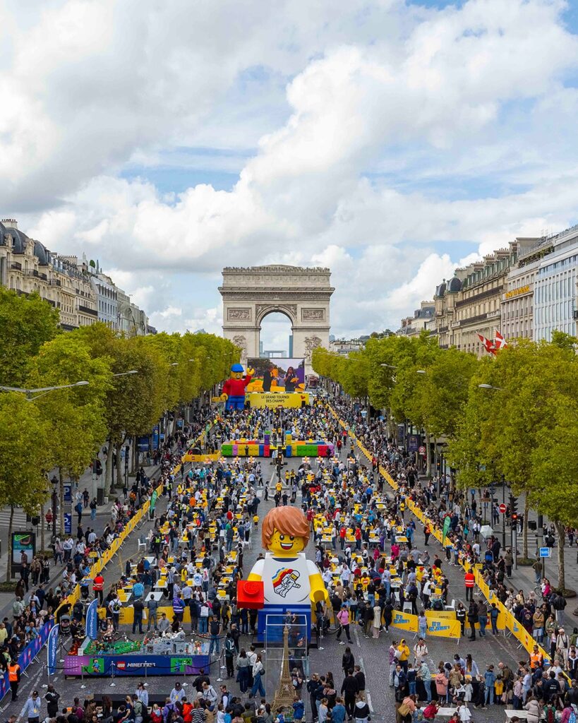 Brisy sur les Champs Elysées